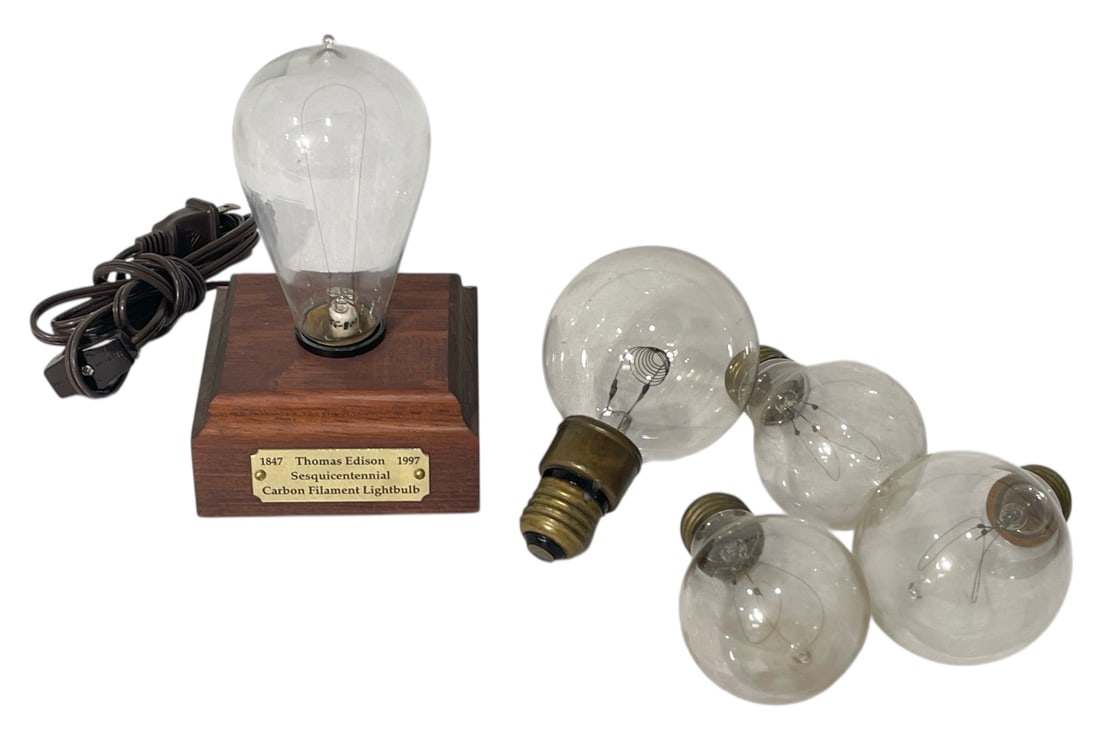 Thomas Edison Sesquicentennial Carbon Filament Light Bulb (1 of 2)
