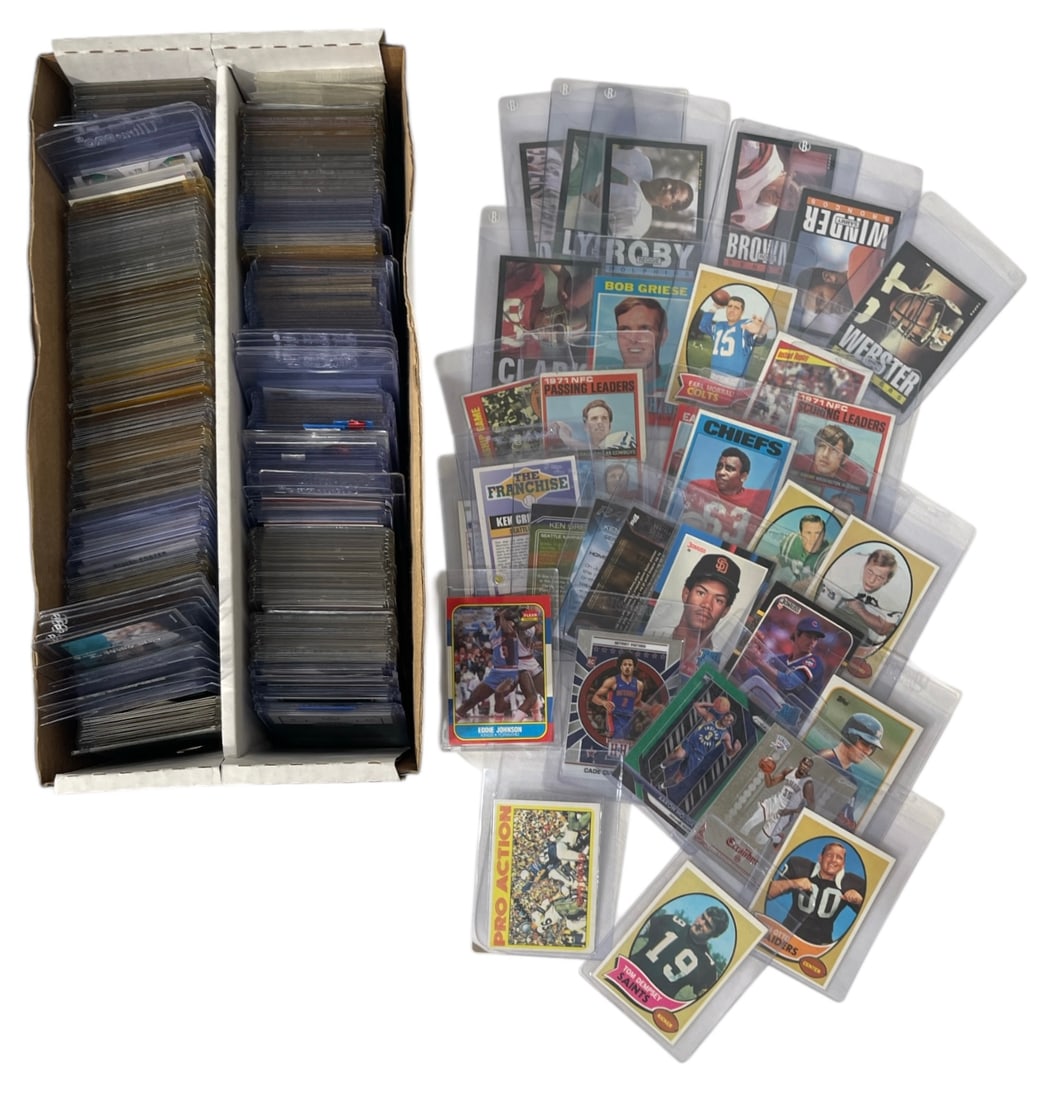 Sports Collectors Cards: AUTHENTICATION HAS NOT BEEN PERFORMED TO GUARANTEE VERIFICATION | All purchases are made at the buyers discretion