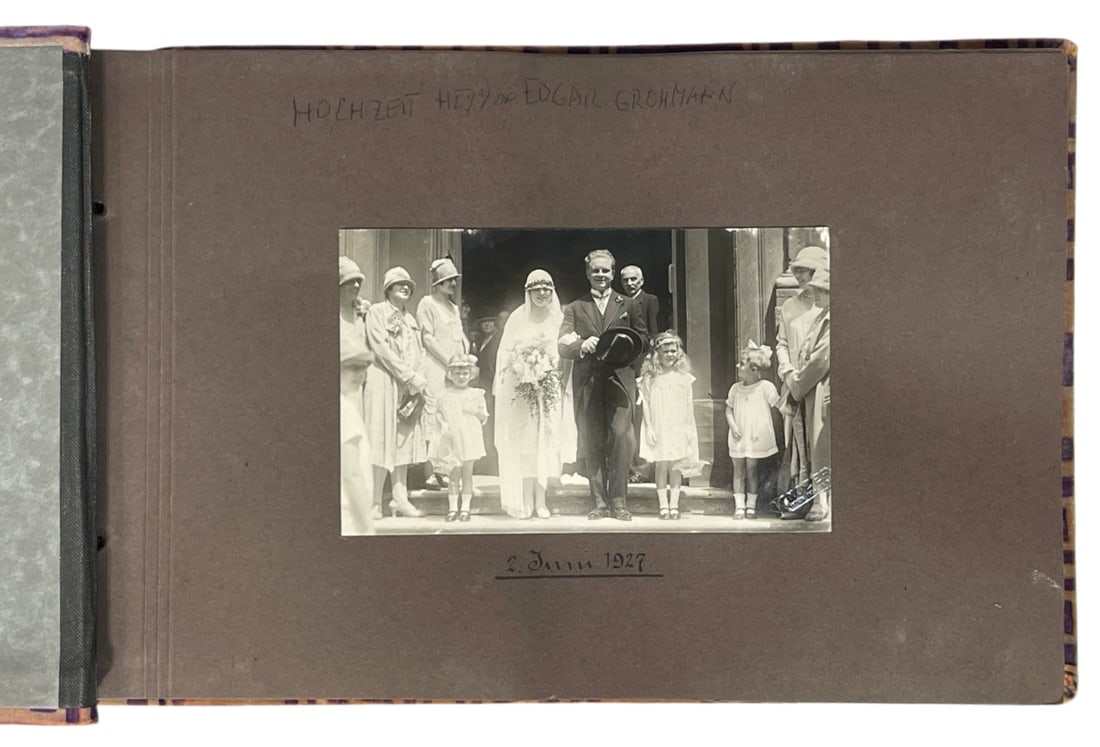 Vintage Photo Album with Photo Collection: Vintage Photo Album with Photo Collection