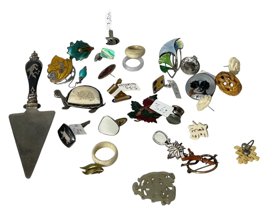 Jewelry Collection: AUTHENTICATION HAS NOT BEEN PERFORMED TO GUARANTEE VERIFICATION | All purchases are made at the buyers discretion