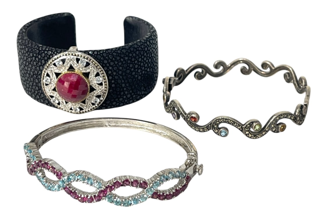 Silver Bracelets Collection: AUTHENTICATION HAS NOT BEEN PERFORMED TO GUARANTEE VERIFICATION | All purchases are made at the buyers discretion