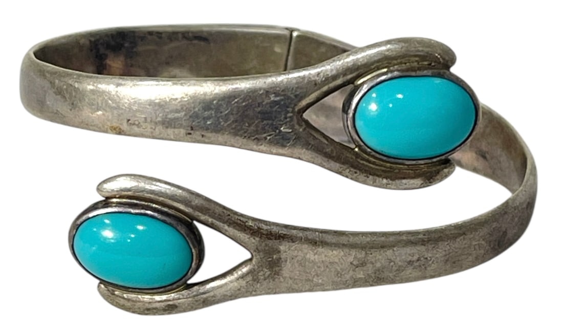 Silver Bracelet: AUTHENTICATION HAS NOT BEEN PERFORMED TO GUARANTEE VERIFICATION | All purchases are made at the buyers discretion