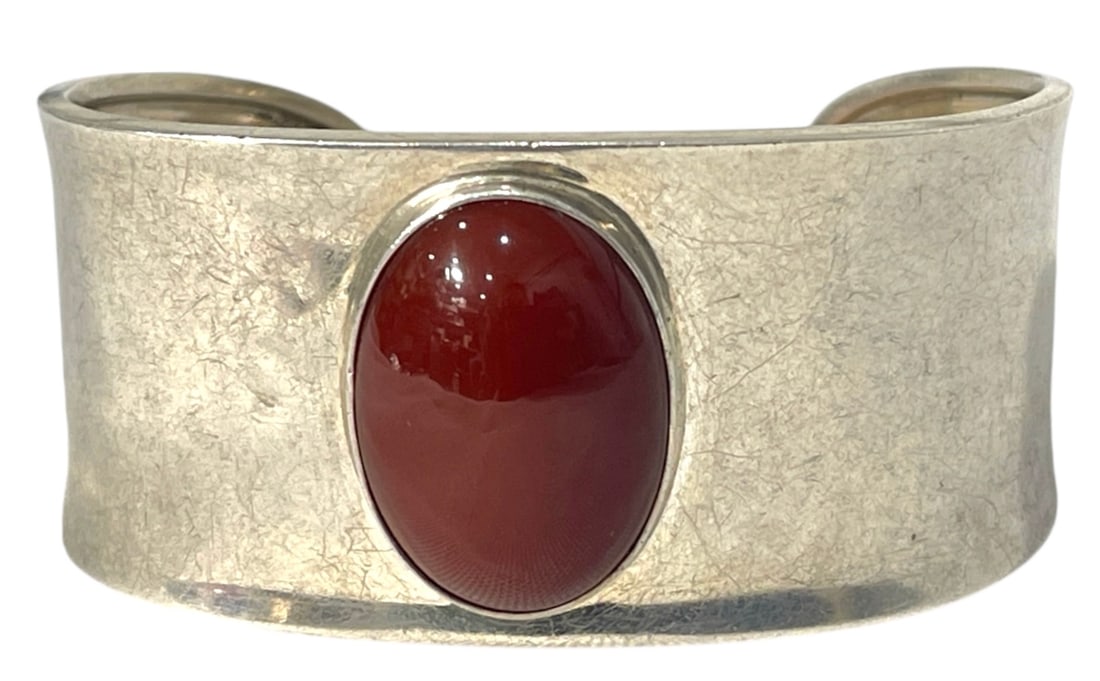 Silver Bracelet: AUTHENTICATION HAS NOT BEEN PERFORMED TO GUARANTEE VERIFICATION | All purchases are made at the buyers discretion