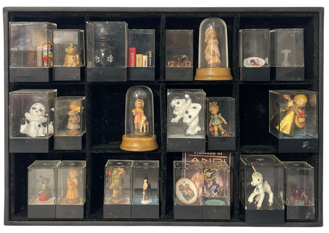 Miniature Figure Collection: Miniature Figure Collection