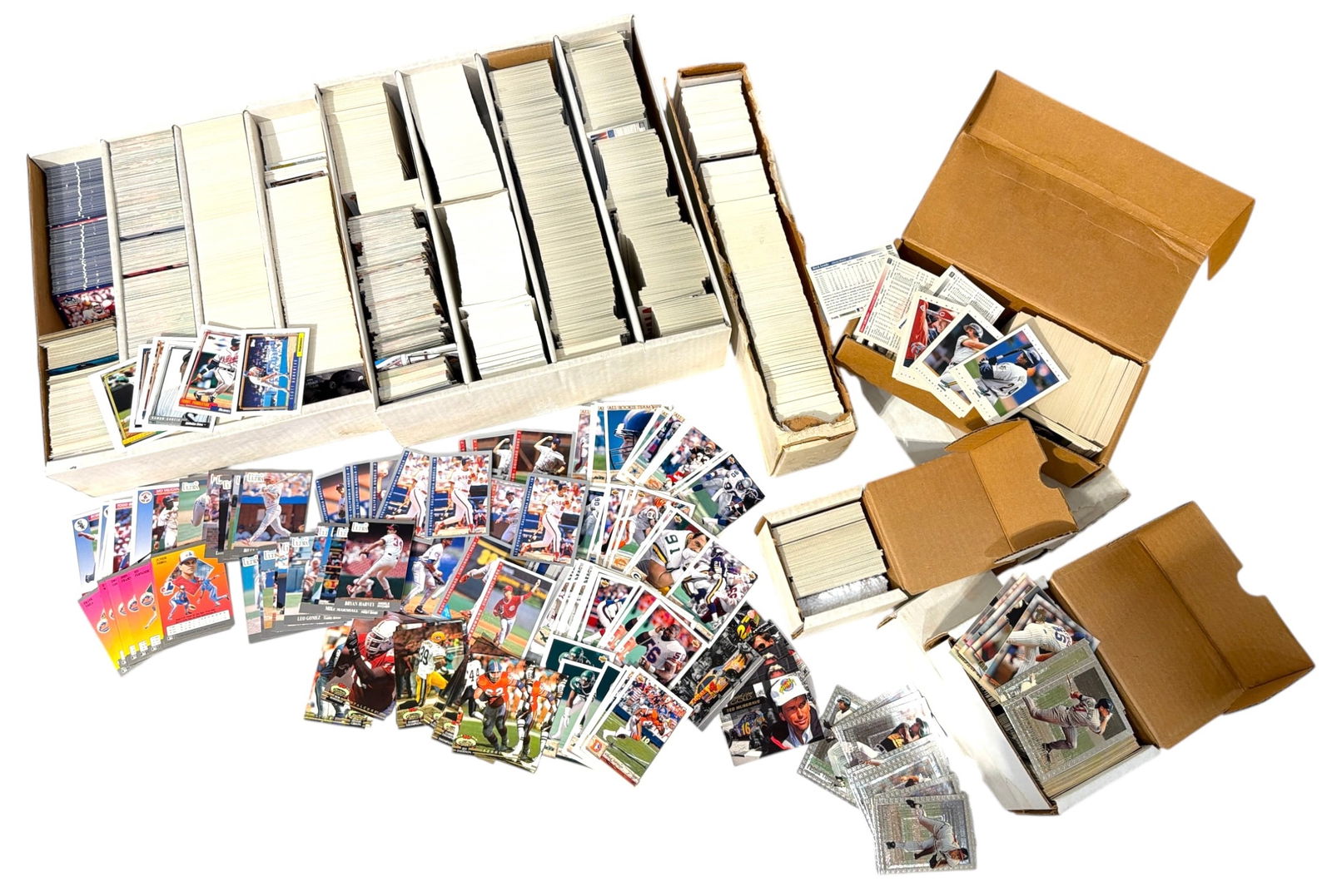 Sports Collectors Cards: AUTHENTICATION HAS NOT BEEN PERFORMED TO GUARANTEE VERIFICATION | All purchases are made at the buyers discretion