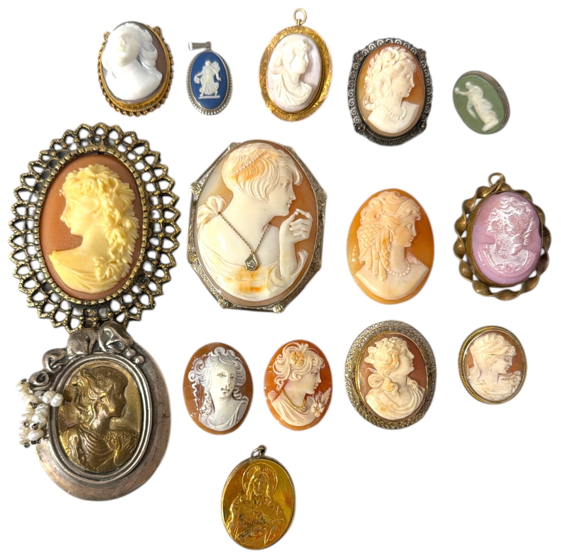 Vintage Cameo Pendant Collection: Vintage Cameo Pendant Collection
