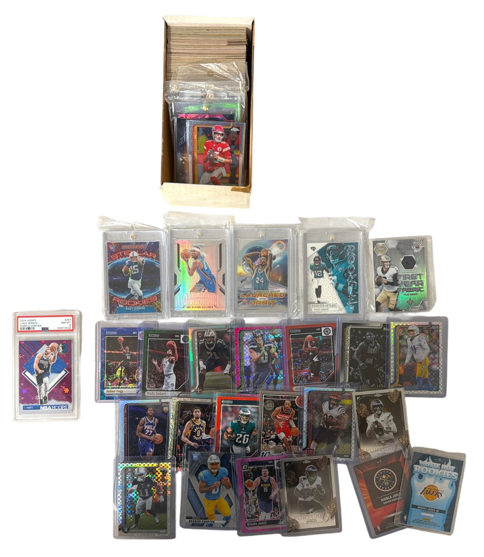 Sport Trading Card Collection: AUTHENTICATION HAS NOT BEEN PERFORMED TO GUARANTEE VERIFICATION | All purchases are made at the buyers discretion