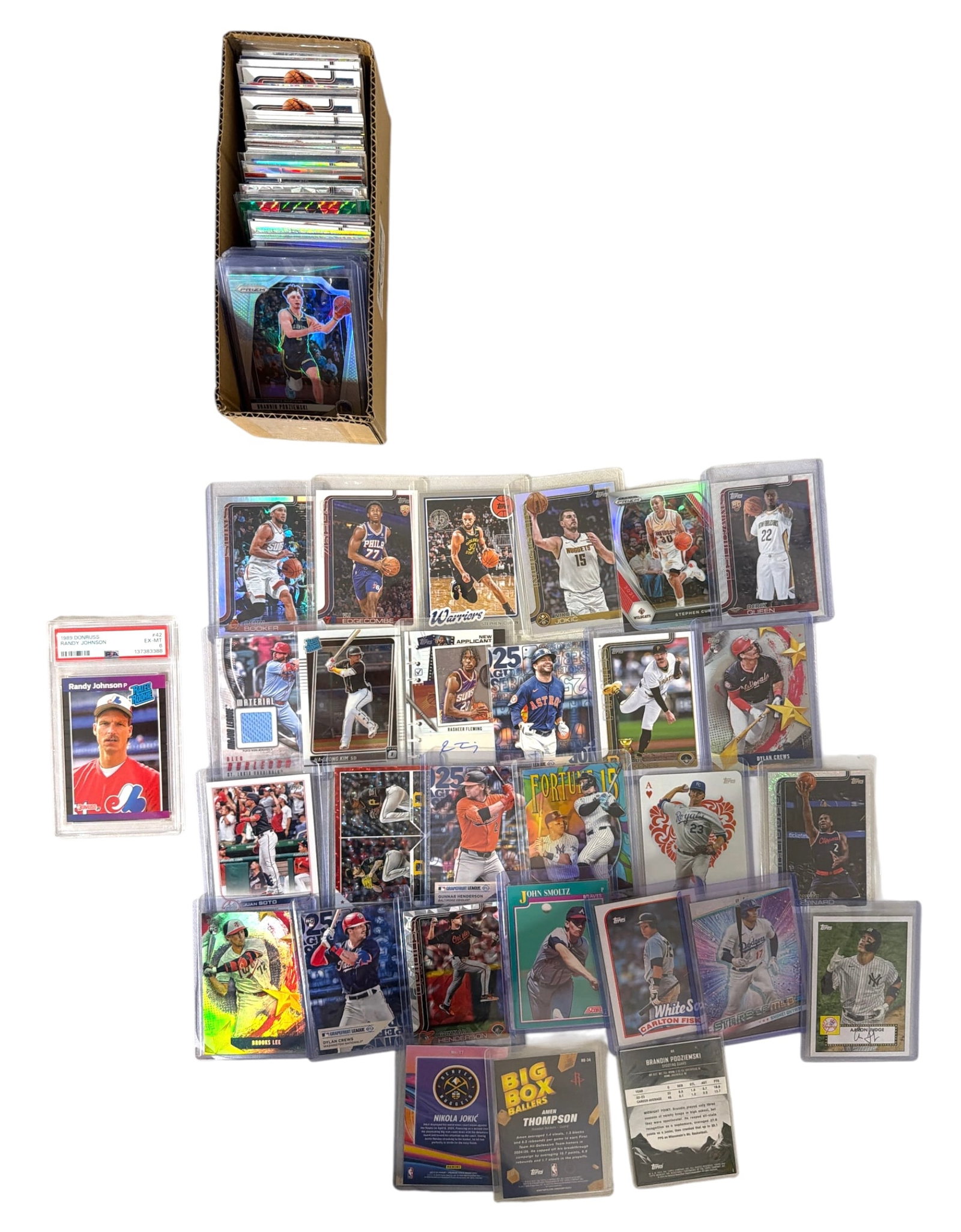 Sport Trading Card Collection: AUTHENTICATION HAS NOT BEEN PERFORMED TO GUARANTEE VERIFICATION | All purchases are made at the buyers discretion