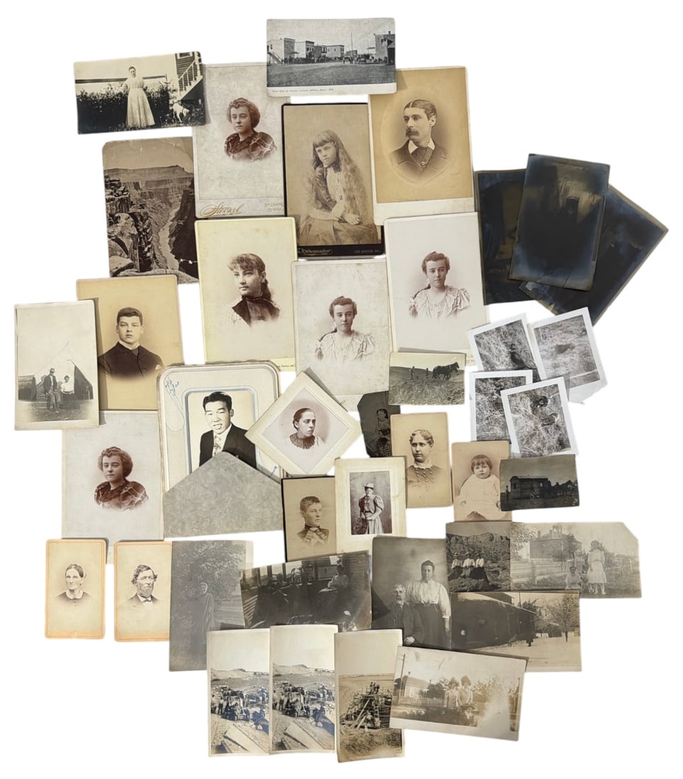 Vintage Postcard Collection: Vintage Postcard Collection