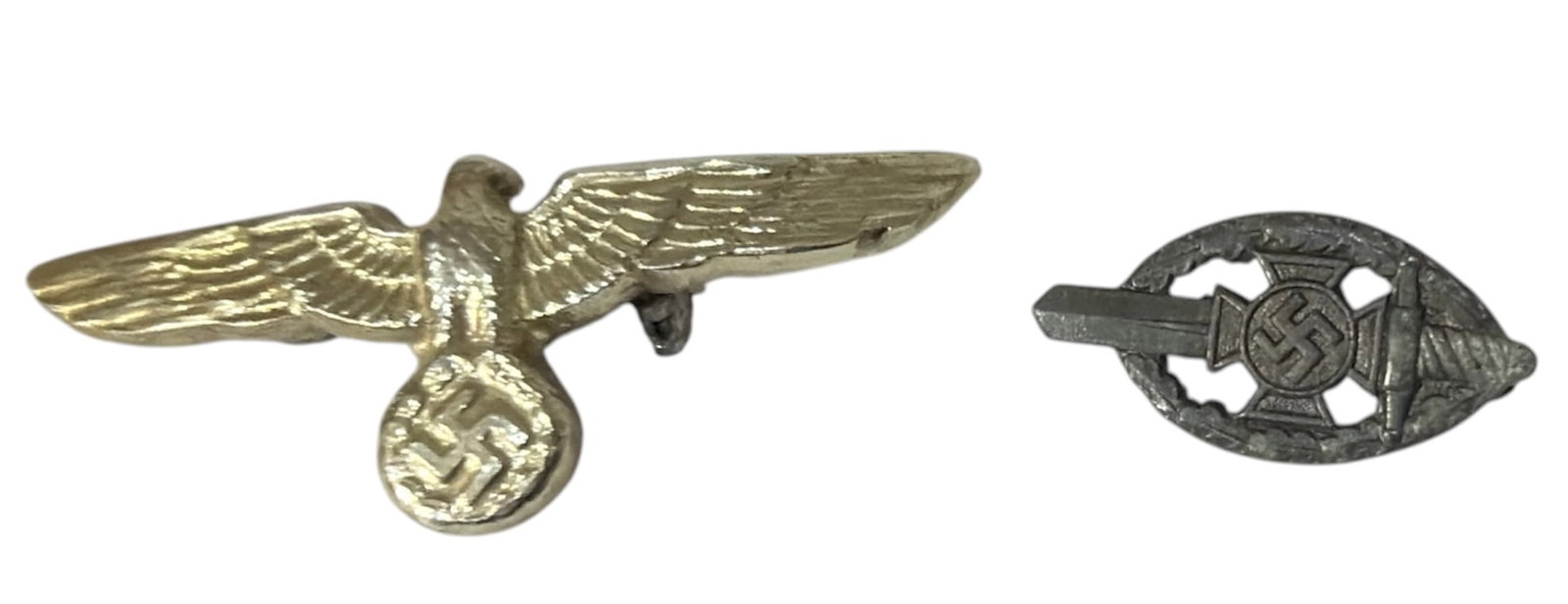 WWII Army Officers Visor Cap Eagle and Membership Badge: WWII Army Officers Visor Cap Eagle and Membership Badge