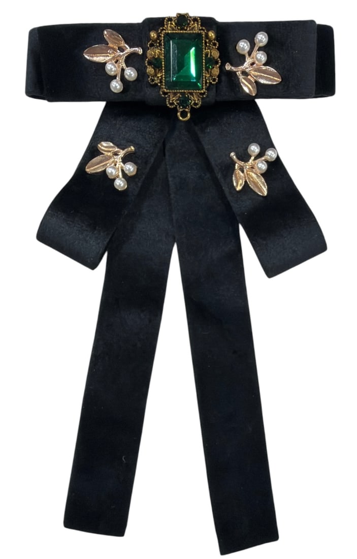 Velvet Ribbon Bow Tie Brooch: Velvet Ribbon Bow Tie Brooch