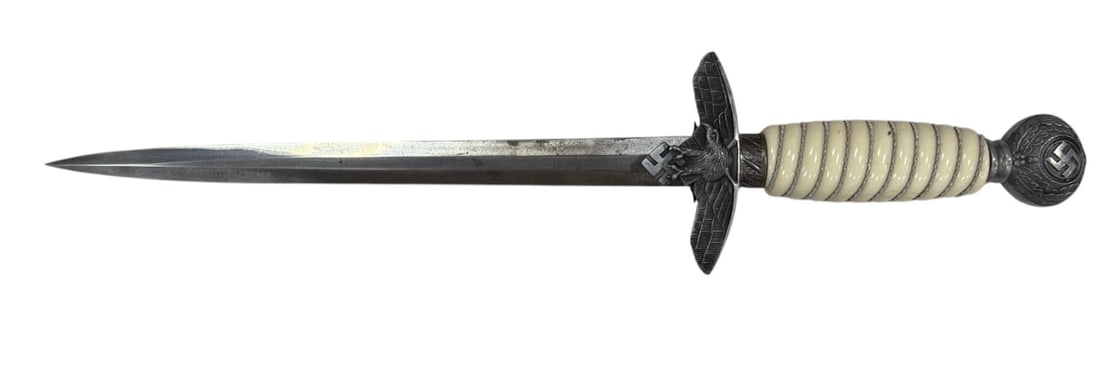 German WWII Officer's Dress Dagger (1 of 5)
