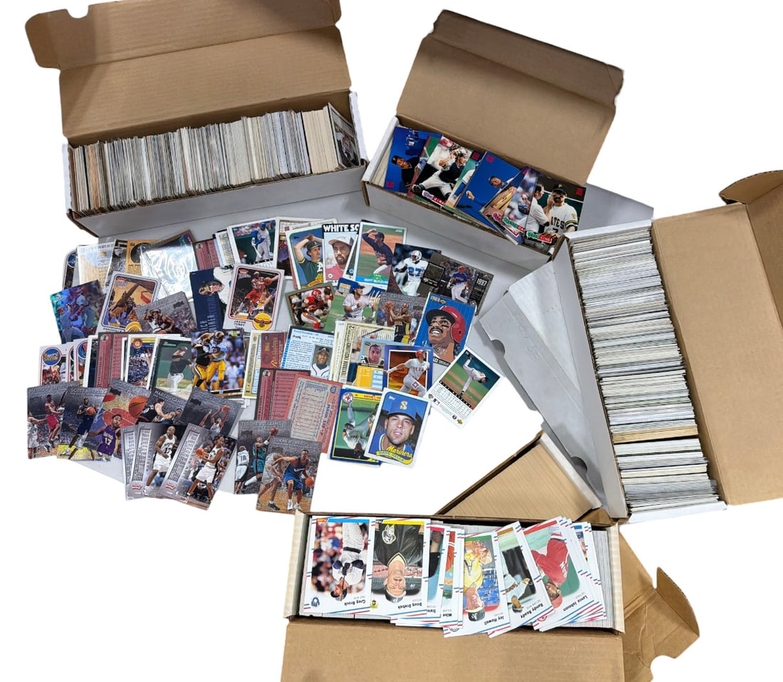 Sport Trading Card Collection: AUTHENTICATION HAS NOT BEEN PERFORMED TO GUARANTEE VERIFICATION | All purchases are made at the buyers discretion