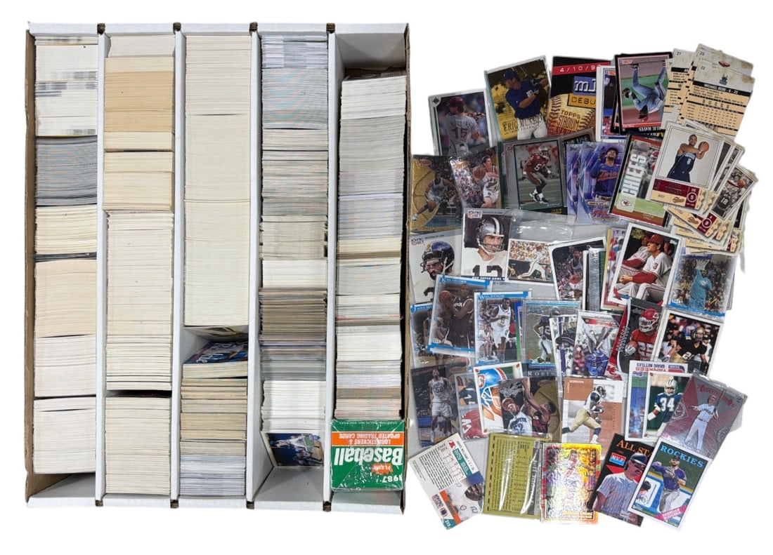 Sport Trading Card Collection: AUTHENTICATION HAS NOT BEEN PERFORMED TO GUARANTEE VERIFICATION | All purchases are made at the buyers discretion