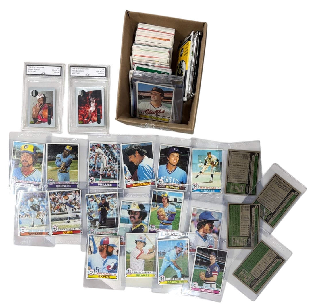 Sport Trading Card Collection: AUTHENTICATION HAS NOT BEEN PERFORMED TO GUARANTEE VERIFICATION | All purchases are made at the buyers discretion