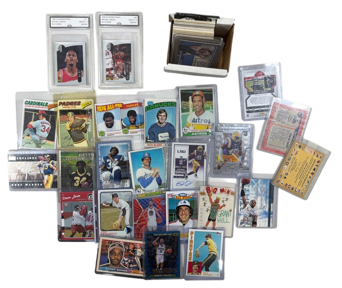 Sport Trading Card Collection: AUTHENTICATION HAS NOT BEEN PERFORMED TO GUARANTEE VERIFICATION | All purchases are made at the buyers discretion