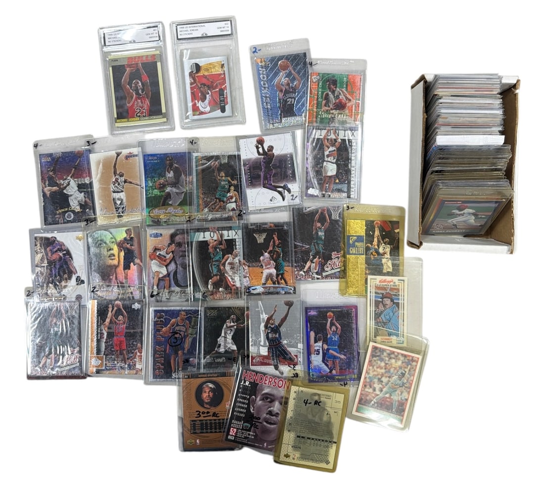 Sport Trading Card Collection: AUTHENTICATION HAS NOT BEEN PERFORMED TO GUARANTEE VERIFICATION | All purchases are made at the buyers discretion