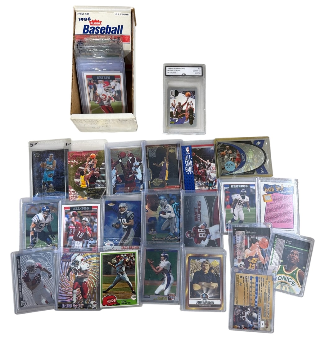 Sport Trading Card Collection: AUTHENTICATION HAS NOT BEEN PERFORMED TO GUARANTEE VERIFICATION | All purchases are made at the buyers discretion