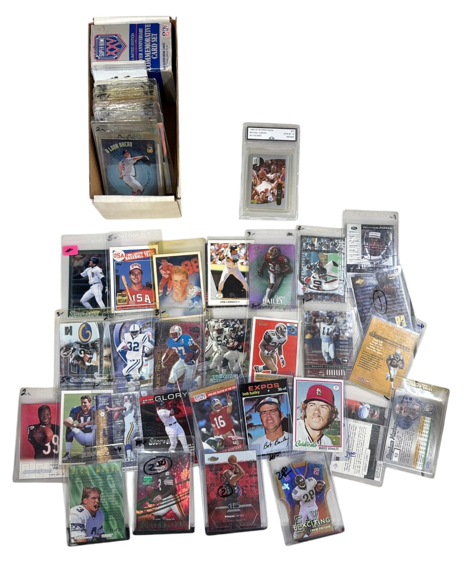 Sport Trading Card Collection: AUTHENTICATION HAS NOT BEEN PERFORMED TO GUARANTEE VERIFICATION | All purchases are made at the buyers discretion
