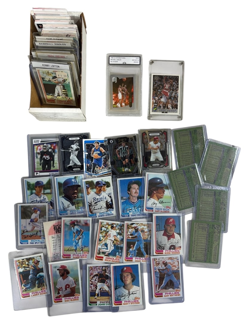 Sport Trading Card Collection: AUTHENTICATION HAS NOT BEEN PERFORMED TO GUARANTEE VERIFICATION | All purchases are made at the buyers discretion