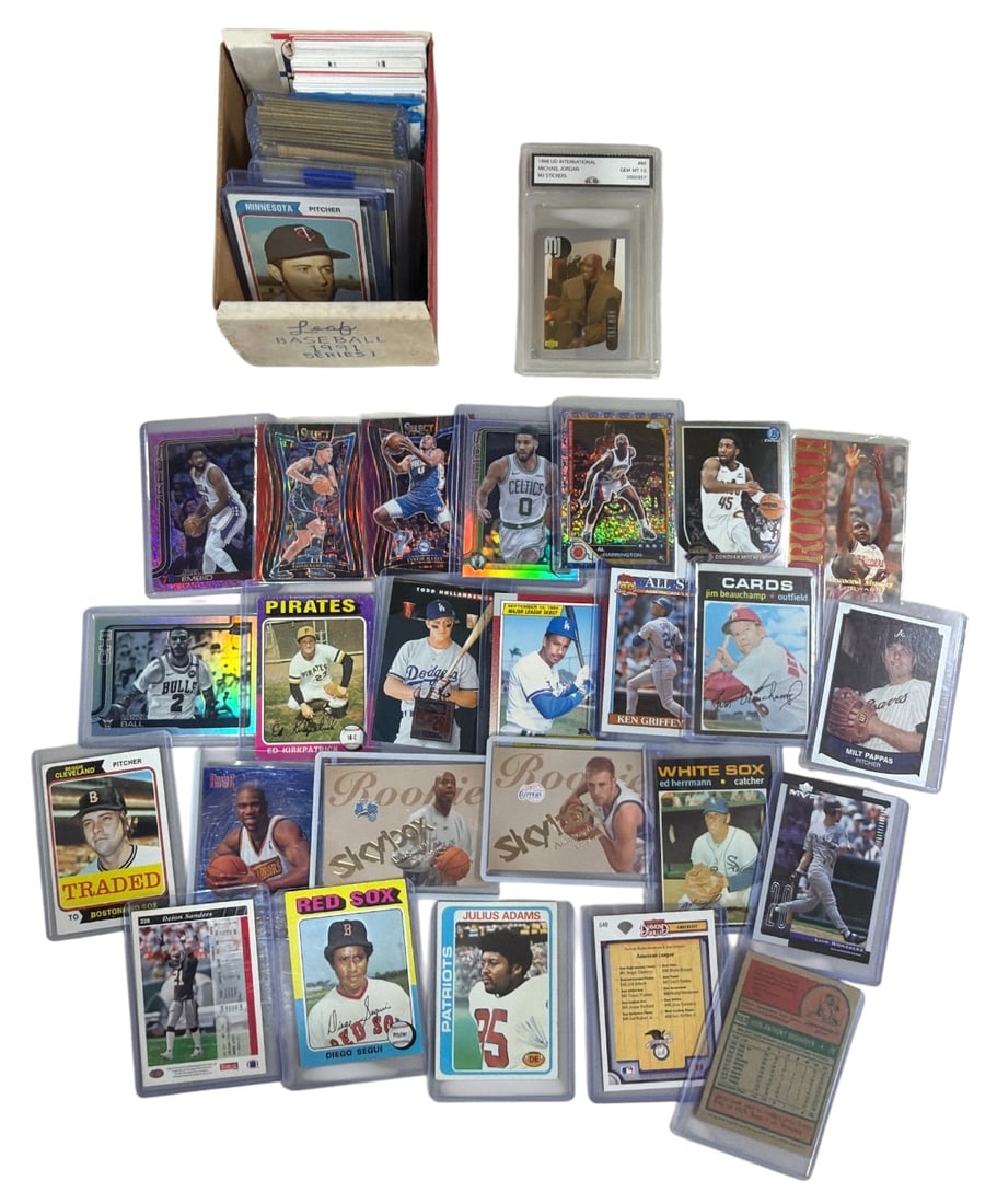 Sport Trading Card Collection: AUTHENTICATION HAS NOT BEEN PERFORMED TO GUARANTEE VERIFICATION | All purchases are made at the buyers discretion