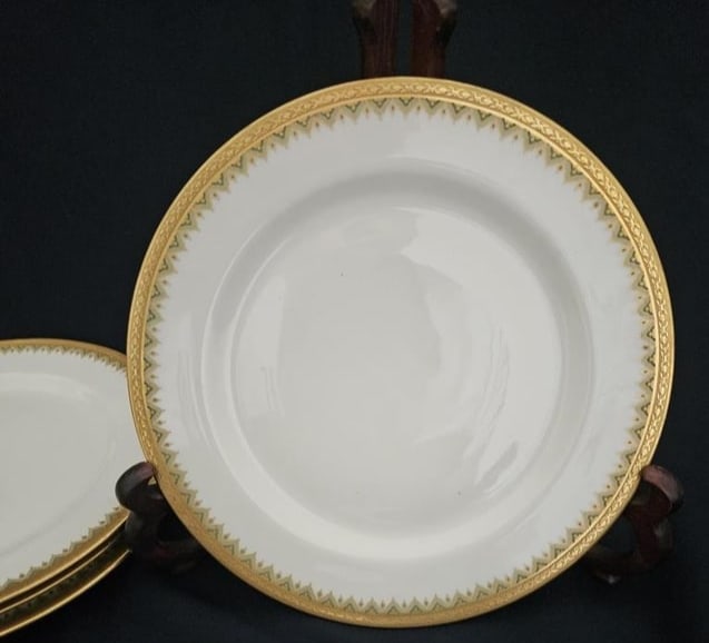 (10) Limoges Gold-rimmed Salad Plates 22cm: (10) Limoges Gold-rimmed Salad Plates 22cm. In-house shipping is available for smaller items. Shipping is available for larger and other fragile items through Pac Mail, which is a local shipping optio