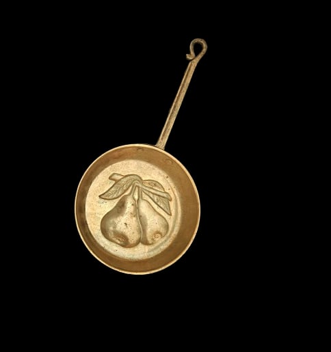 Vintage Copper  5" Pear Mold Pan (1 of 2)