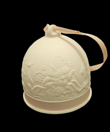 Lladro Collectors Bell 1991: Lladro Collectors Bell 1991.3.25" x 3.25"In-house shipping is available for smaller items. Shipping is available for larger and other fragile items through Pac Mail, which is a local shipping
