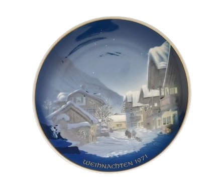 Rosenthal China Collectible Plate: Rosenthal China Collectible Plate.1" x 8.75"In-house shipping is available for smaller items. Shipping is available for larger and other fragile items through Pac Mail, which is a local shipping