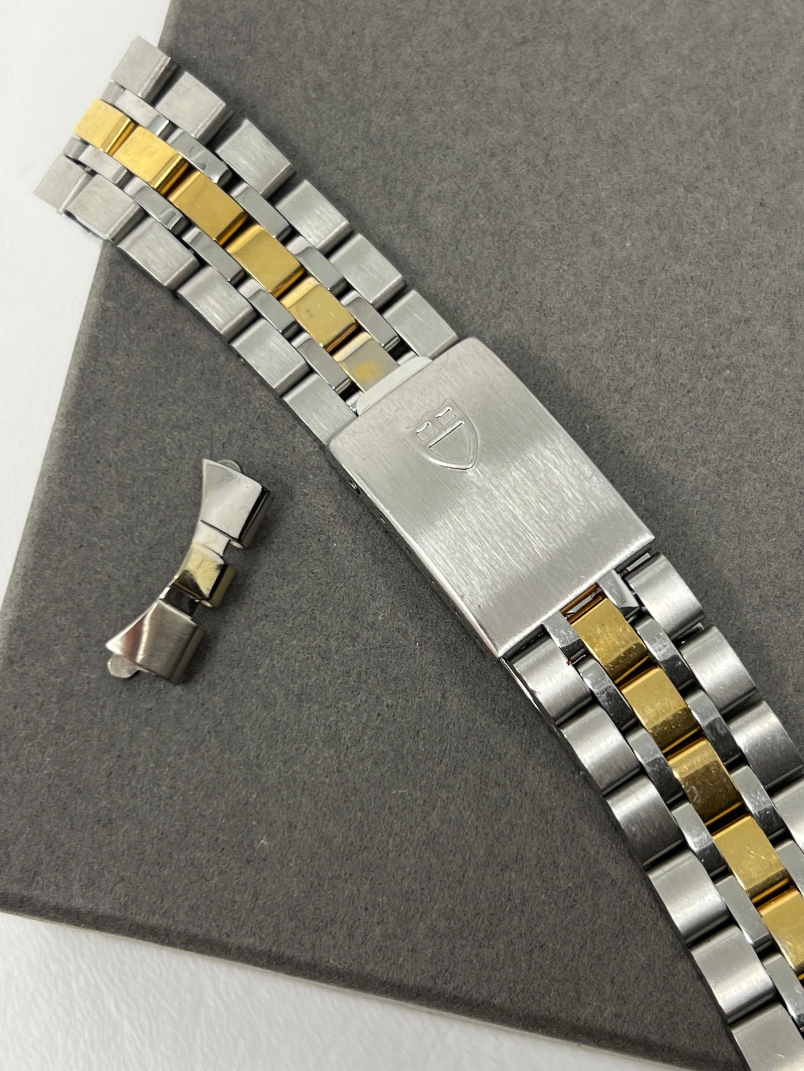 Watch Band Stamped "TUDOR 18K Steel" (1 of 18)