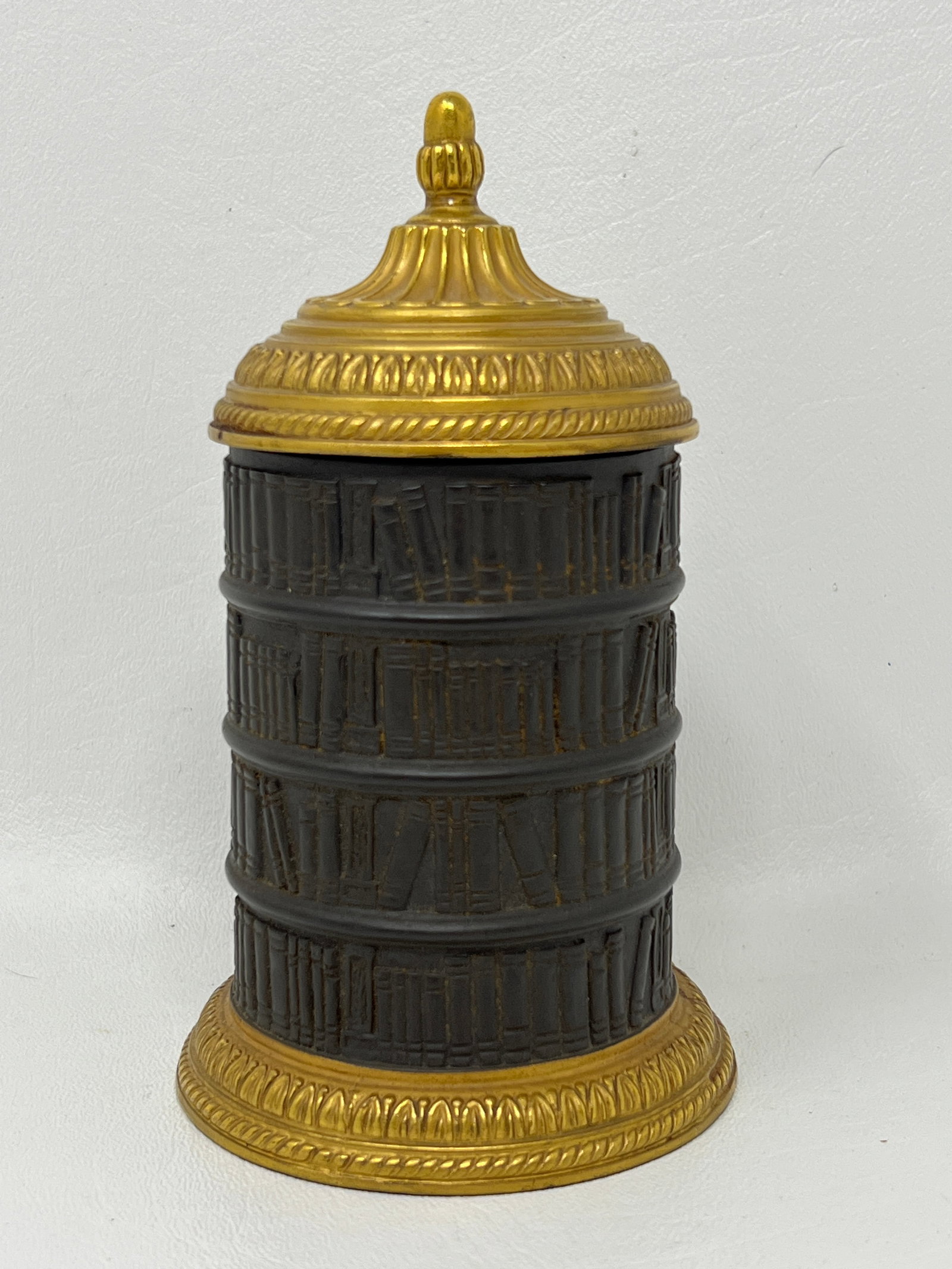 Mottahedeh (American) Partial Gilt Cigarette Container with Lid: With gilded lid and base. Bearing signature branding to the underside.