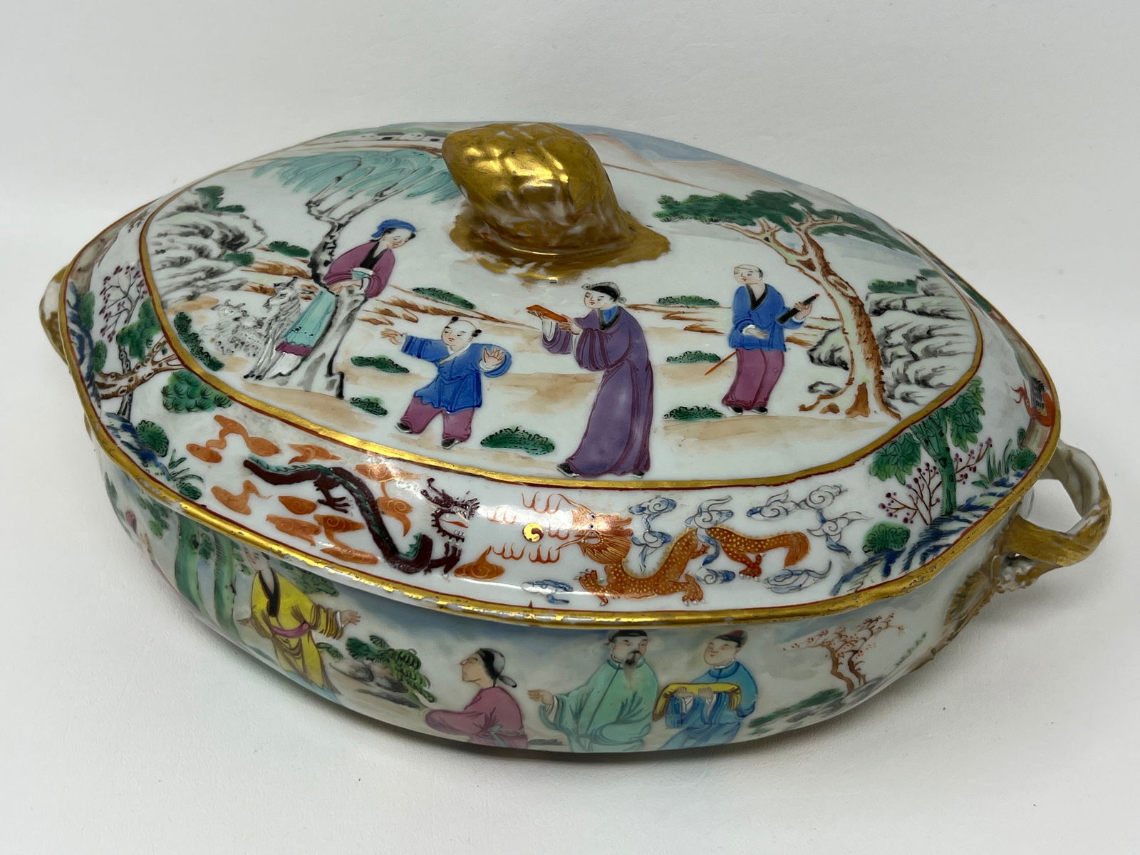 Chinese Mandrian Rose Porcelain Covered Tureen (1 of 15)