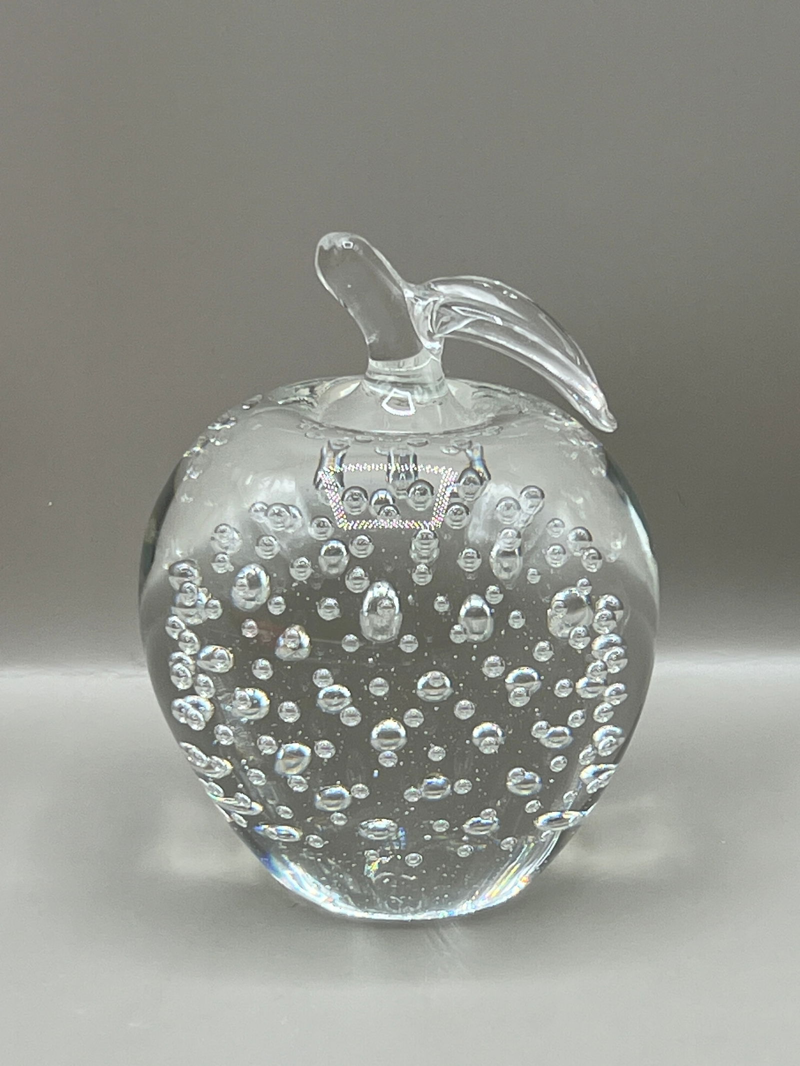 Art Glass Apple Paperweight: Art Glass Apple Paperweight