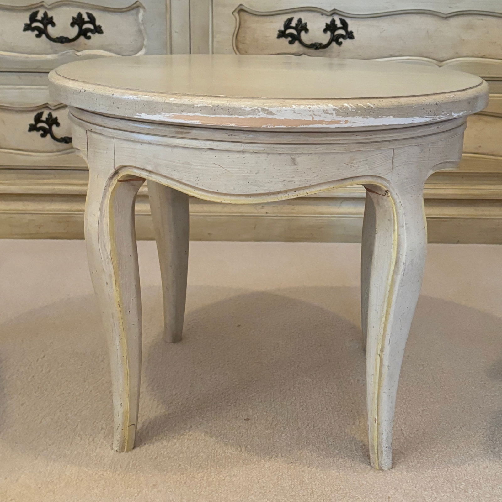 20" Round Low Profile Side Table (1 of 4)