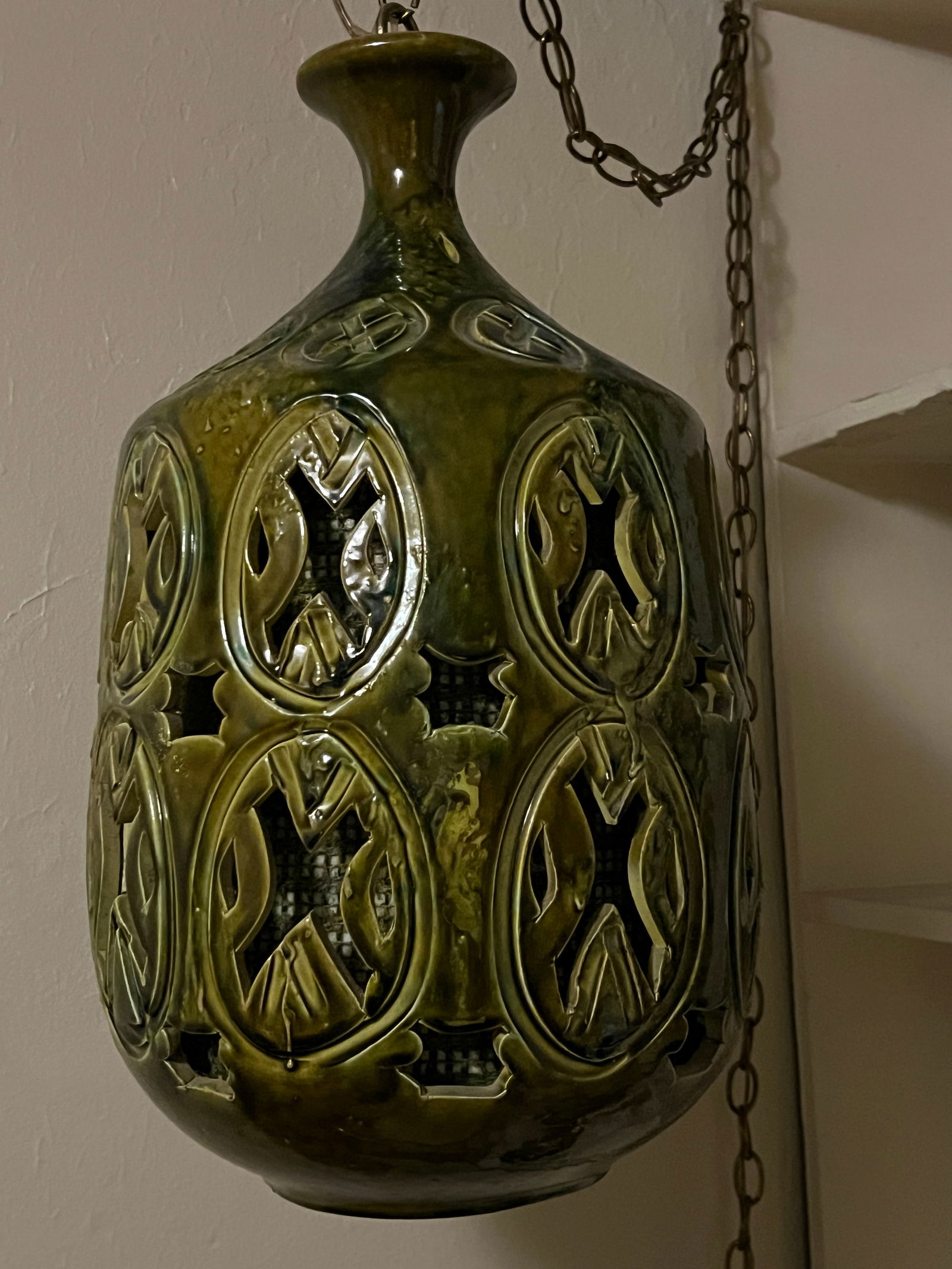Oversized 1970s Stoneware Pottery Hanging Swag Lamp: Has internal woven shade