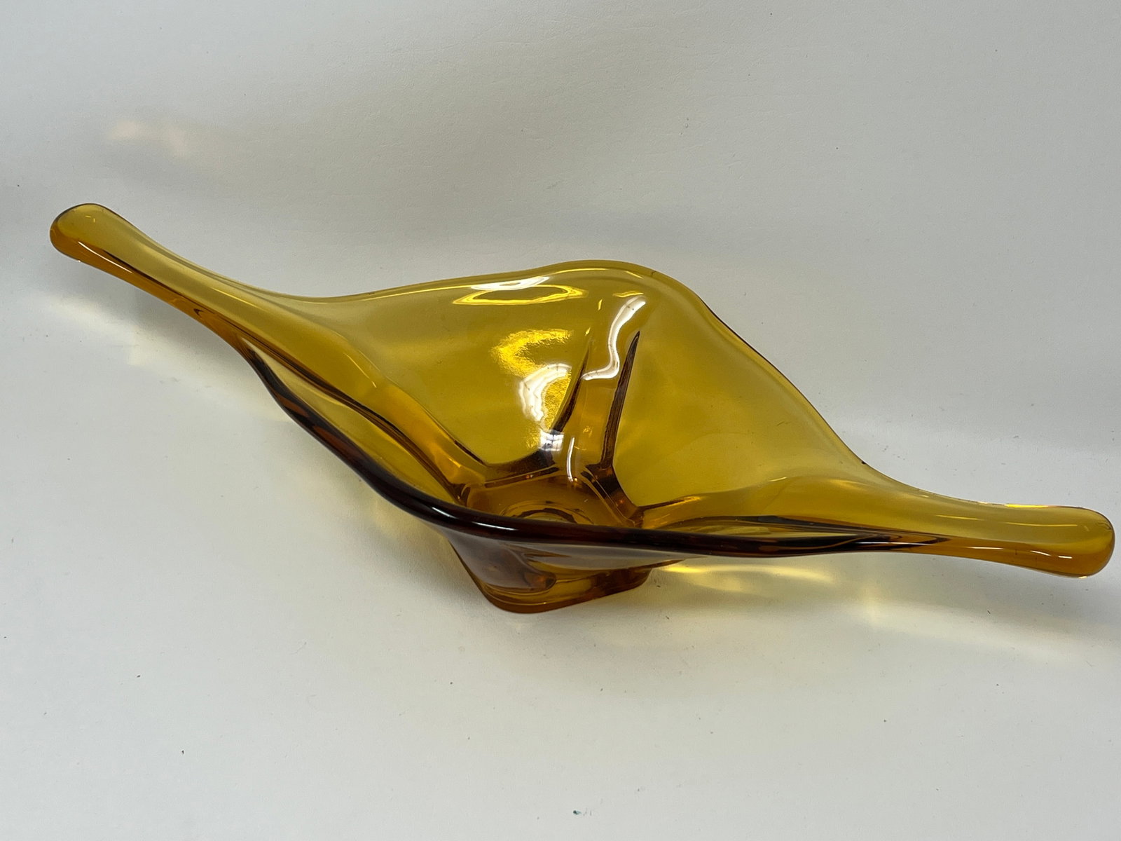 Vintage Viking Glass Epic Line Art Glass Bowl in Amber: amazing condition and stunning