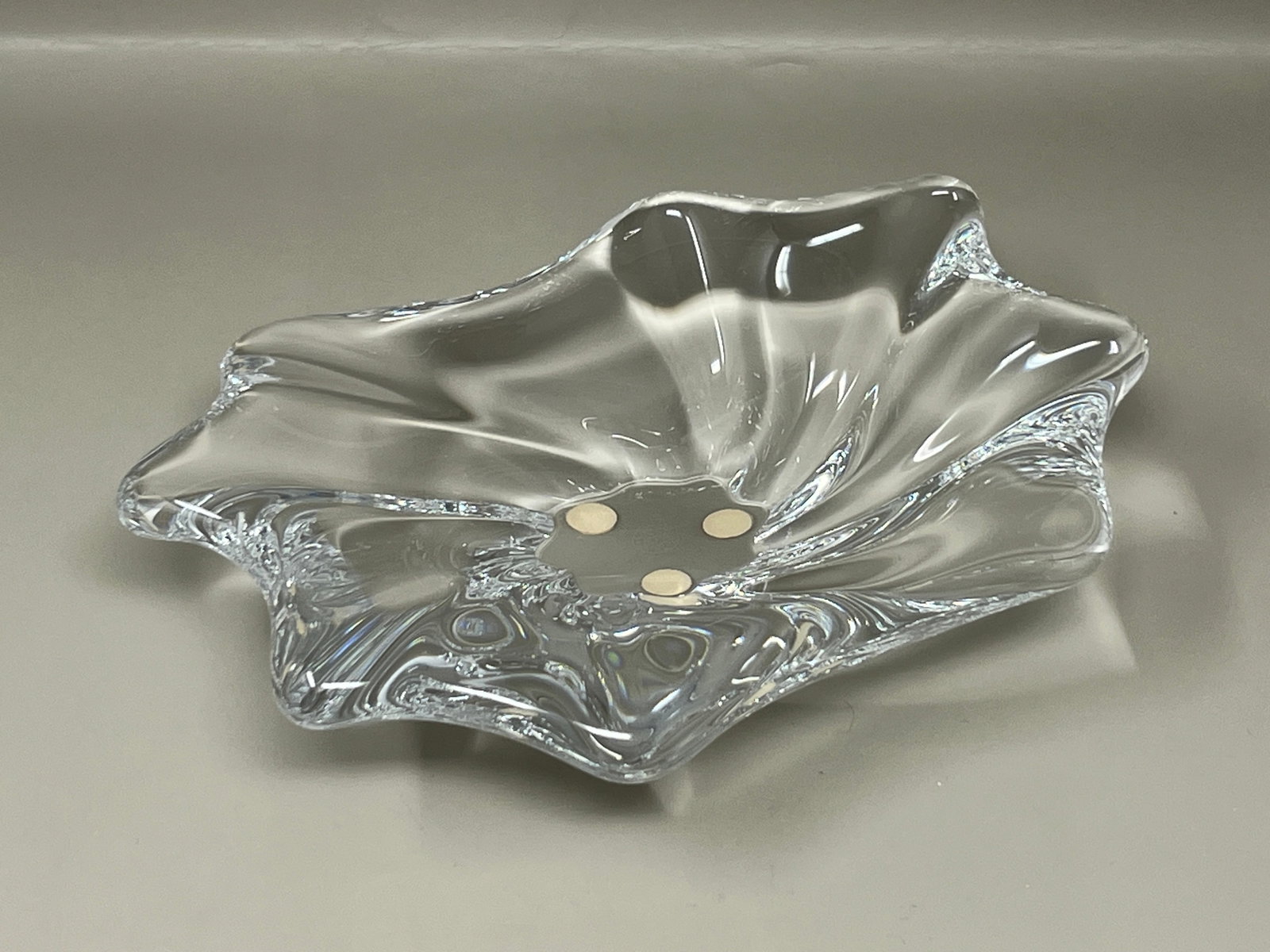 Baccarat Art Glass Crystal Bowl: Classic Baccarat design