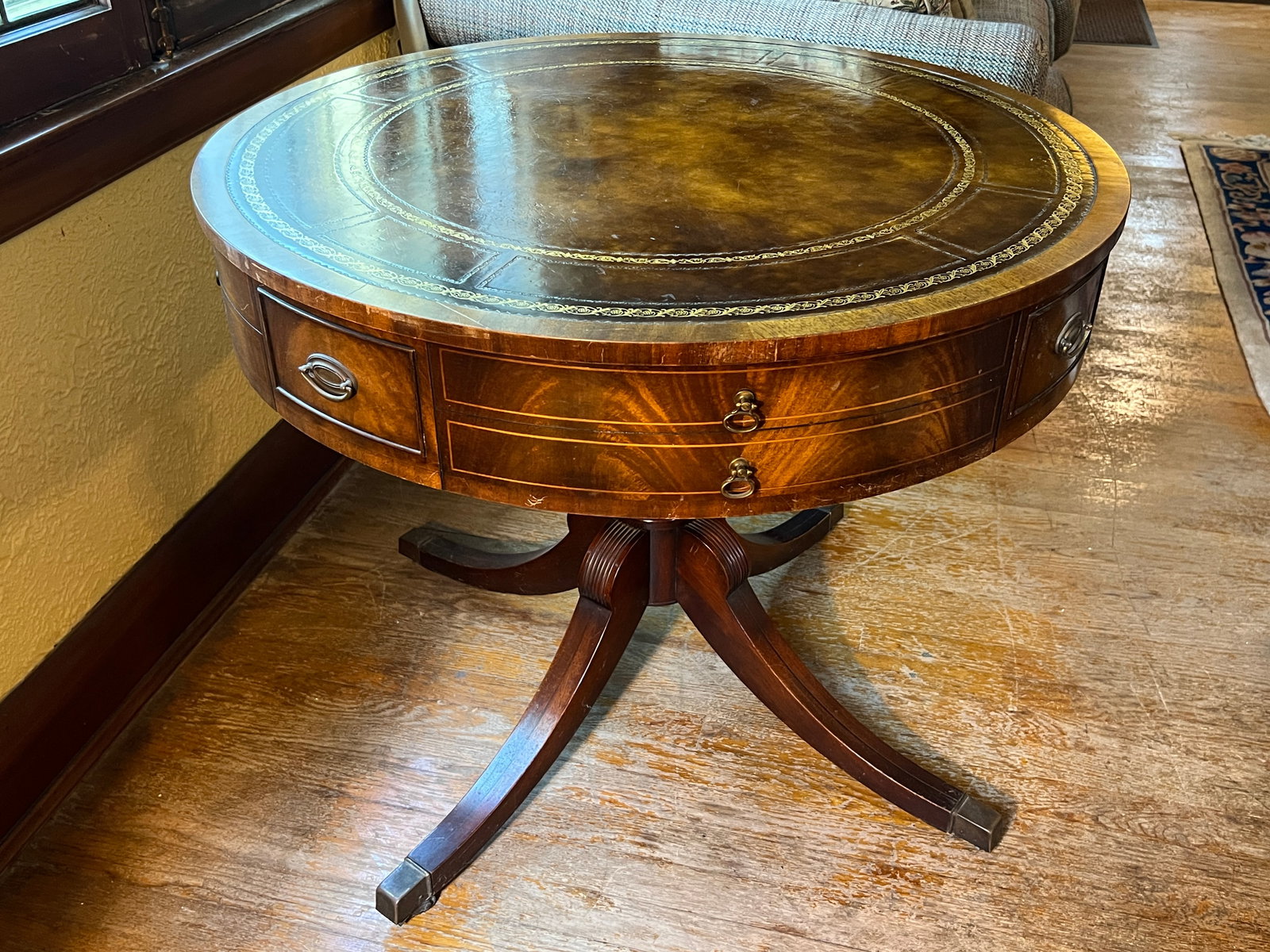 Mahogany Pedestal Side Table with Drawers (1 of 20)