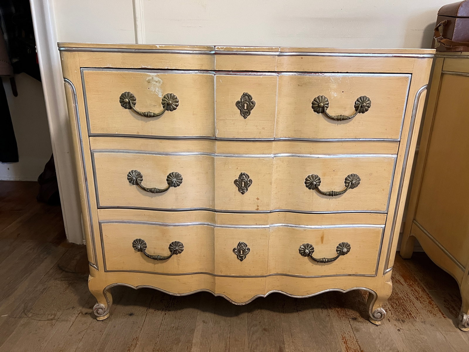 John Widdicomb Midcentury Provincial Chest of Drawers Commode (1 of 14)