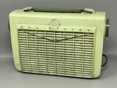 1950s Portable RCA Victor Radio