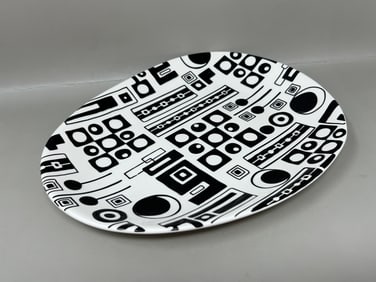 Pier 1 Traffix Op Art Luncheon Plate