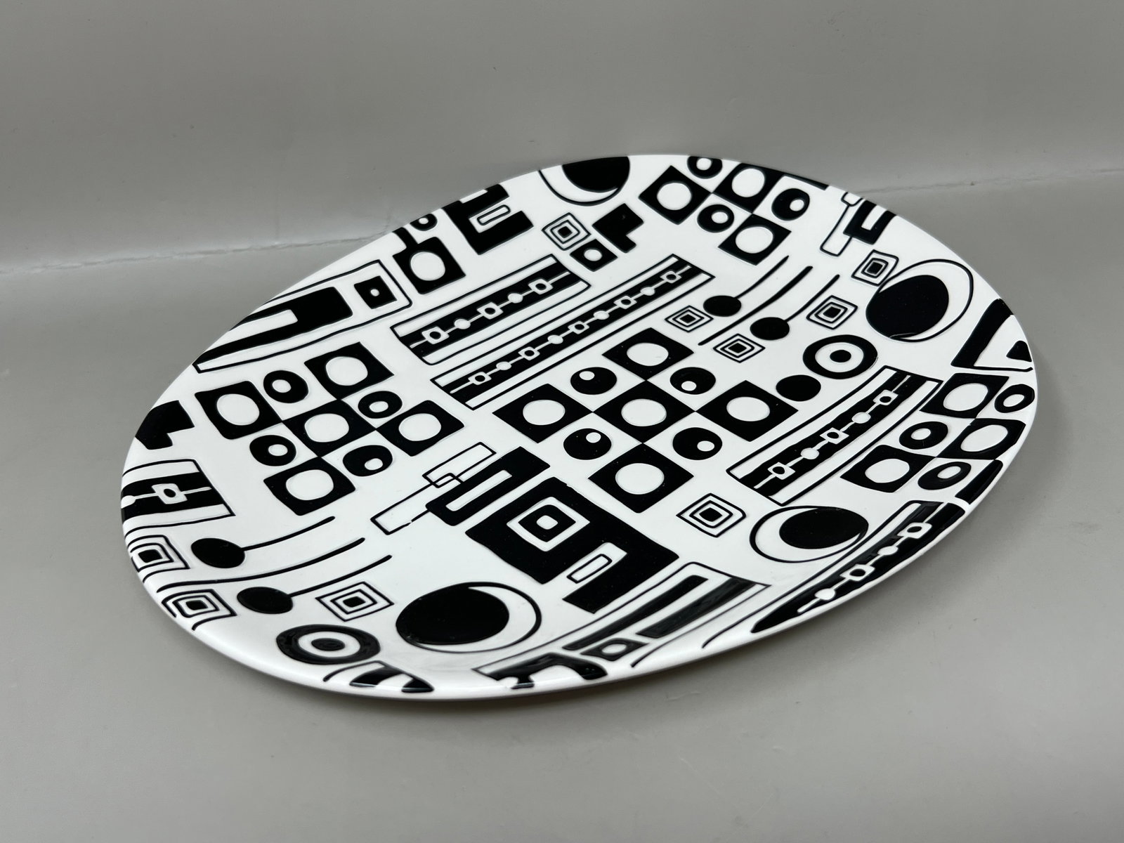 Pier 1 Traffix Op Art Luncheon Plate (1 of 7)