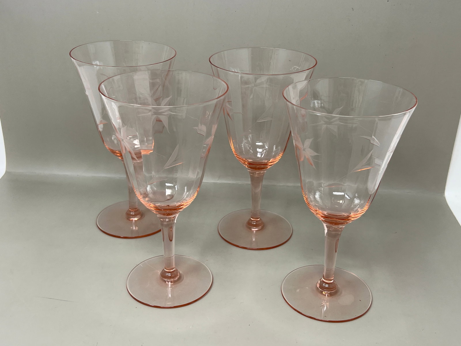 Depression Glass Wine Claret Goblet Glasses Stemware: Great condition set of four