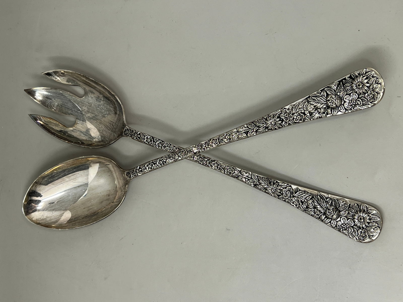 Godinger "Old Bouquet" Pattern Serving Salad Spoon and Fork (1 of 8)