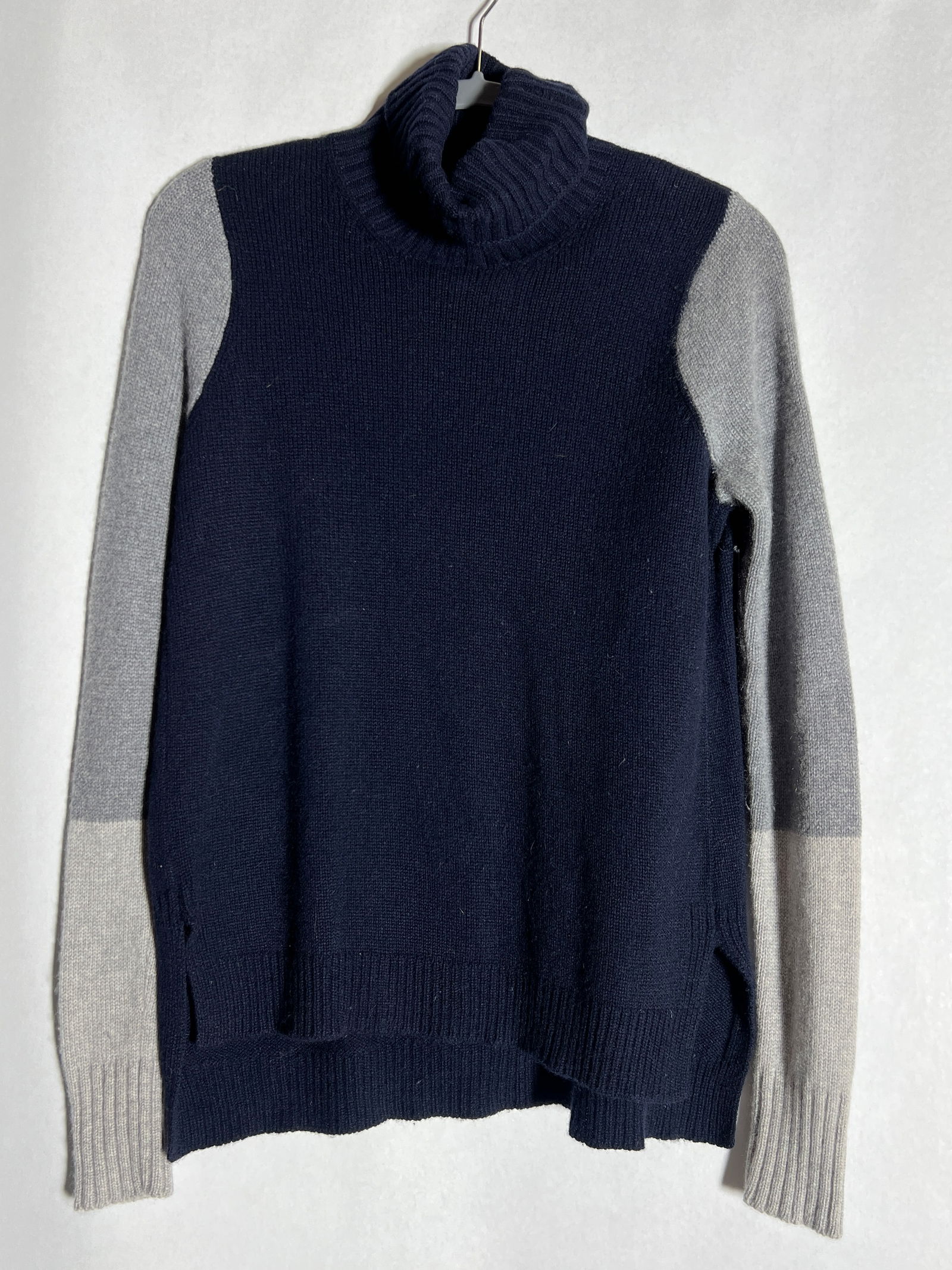 Sz S Vince. Wool Cashmere Blend Sweater (1 of 4)