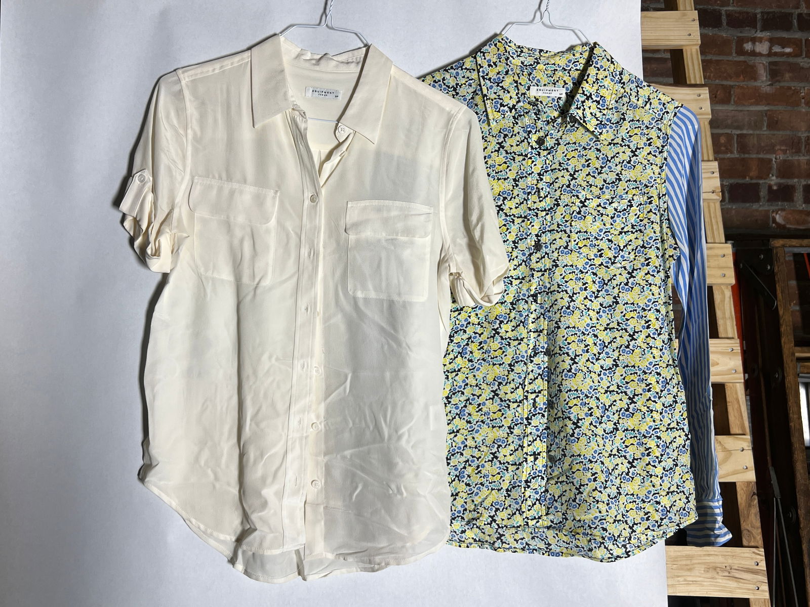 Sz S Equipment Femme 100% Silk Blouses: White and Floral