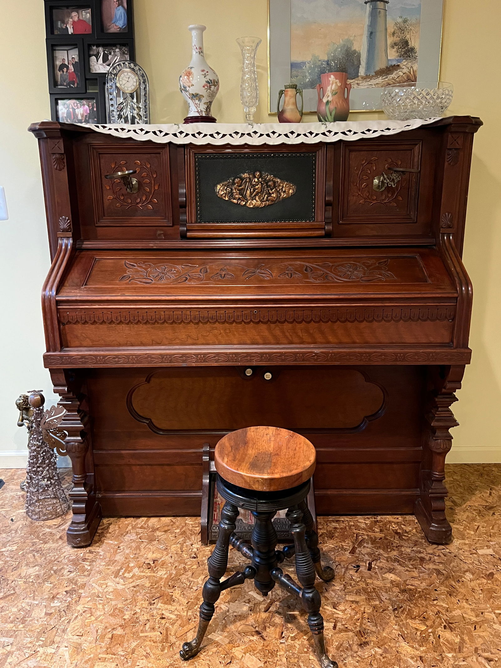 Antique Cornwall & Co Peddle Organ Piano: great condition, easy loading from bay dock