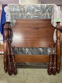 Lexington Palmer Queen Sized Turned Wood Post Bed