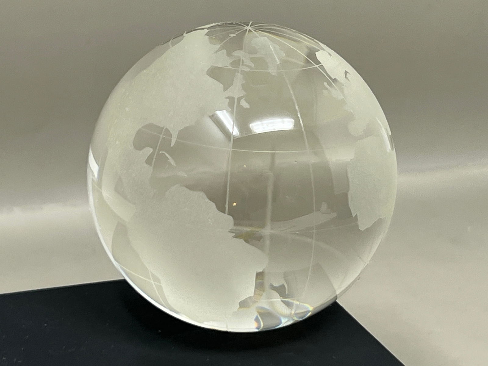 Oleg Cassini Crystal Globe Paperweight Orb Object d'Art: Classic and stunning, hold the world in the palm of your hand