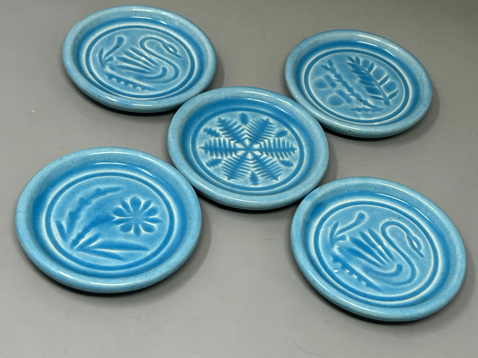 Pigeon Forge Pottery Coaster Set: blue